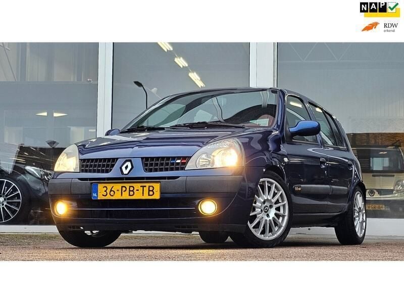 Blauw, metallic lak Gebruikt 2004 Renault Clio II Dynamique Hatchback | € 2.194 (Eerlijke prijs) - Afbeelding 1/3
