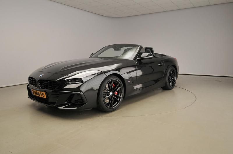 Zwart, metallic lak Gebruikt 2024 BMW Z4 M Sport Cabriolet | € 79.900 - Afbeelding 1/4