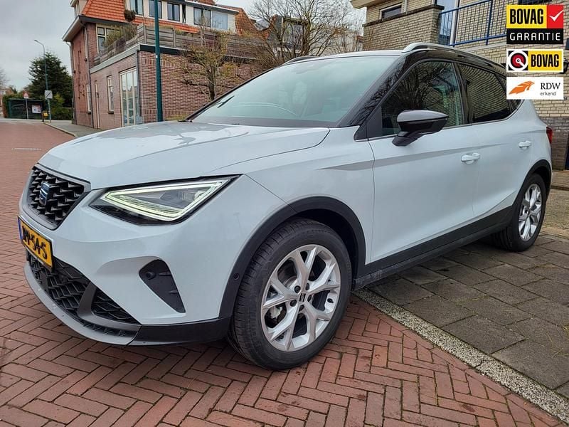 Wit Gebruikt 2025 Seat Arona Business SUV | € 29.950 (Duur) - Afbeelding 1/4