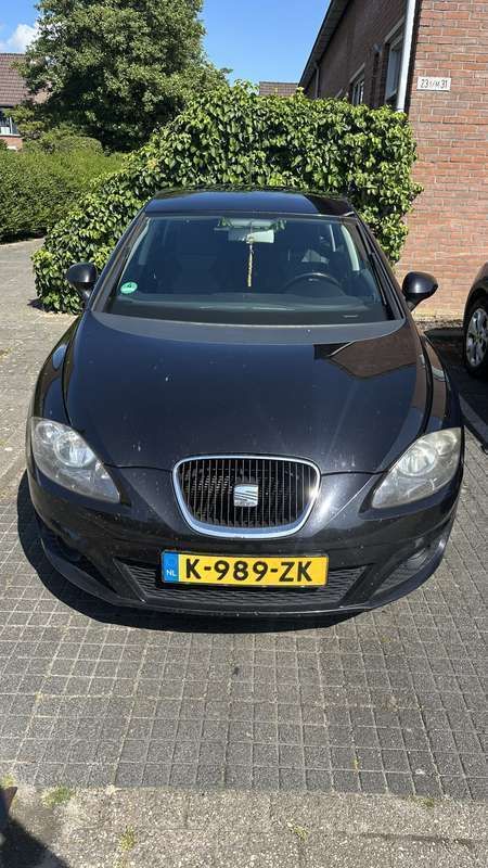 Zwart Gebruikt 2009 Seat Leon Reference MPV | € 2.500 (Goede deal) - Afbeelding 1/4