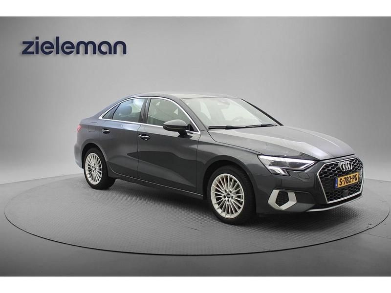 Grijs Occasion 2023 Audi A3 Advanced Sedan | € 21.845 (Goede deal) - Afbeelding 1/4