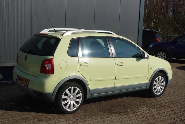 Occasion VW Polo 101 PK (74 kW) 2005 Geel Hatchback