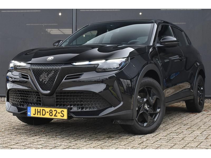 Zwart Gebruikt 2025 Alfa Romeo GT Junior SUV | € 32.400 - Afbeelding 1/4