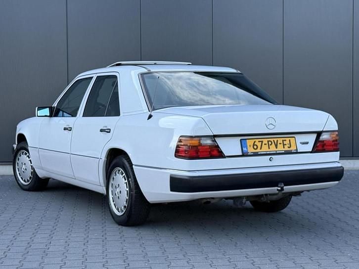 Occasion Mercedes E200 118 PK (86 kW) 1989 Wit Sedan