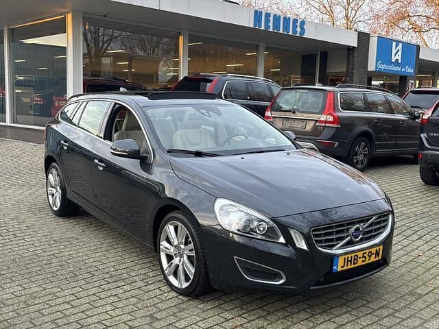 Grijs Gebruikt 2011 Volvo V60 Summum Stationwagen | € 11.900 (Goede deal) - Afbeelding 1/4