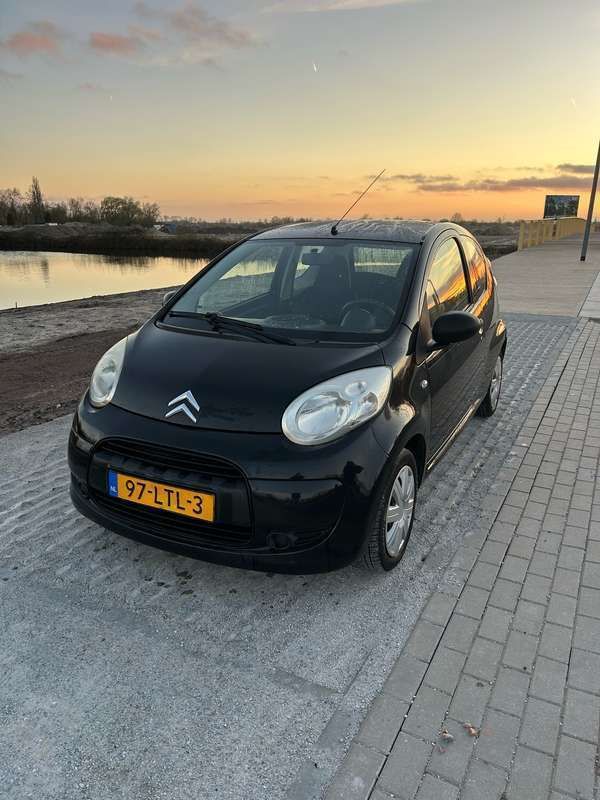 Zwart Gebruikt 2010 Citroën C1 Hatchback | € 2.499 (Iets duurder) - Afbeelding 1/4