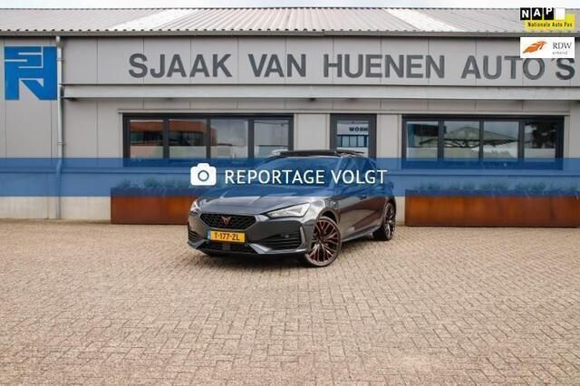 Grijs Gebruikt 2021 Cupra Leon VZ Hatchback | € 32.950 (Duur) - Afbeelding 1/4