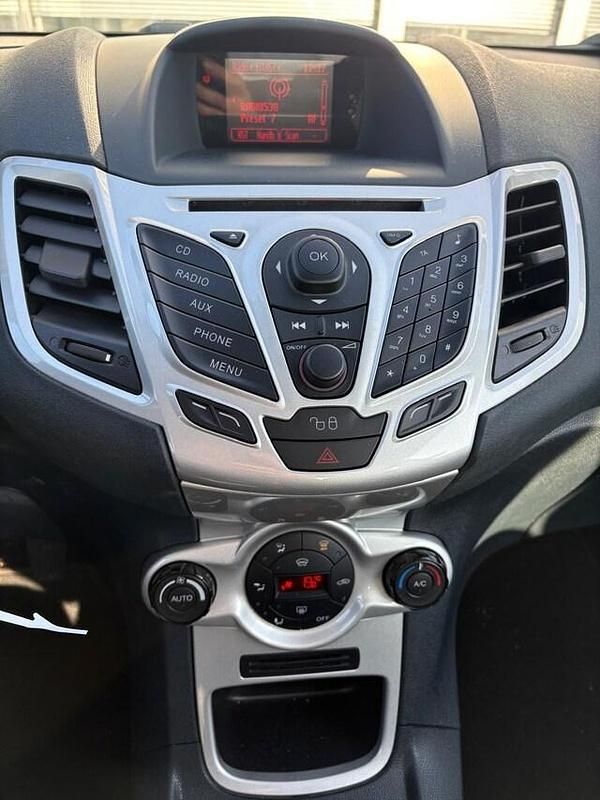 Occasion Ford Fiesta Titanium 82 PK (60 kW) 2012 Rood Hatchback