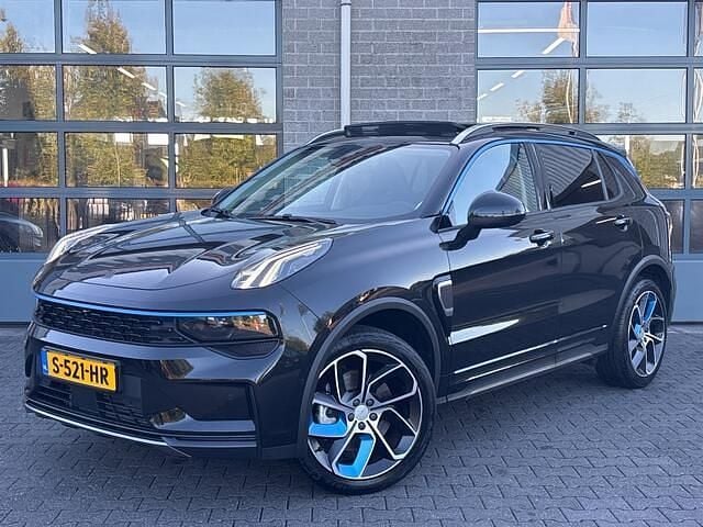 Zwart, metallic lak Occasion 2023 Lynk & Co 01 SUV | € 27.850 (Eerlijke prijs) - Afbeelding 1/4