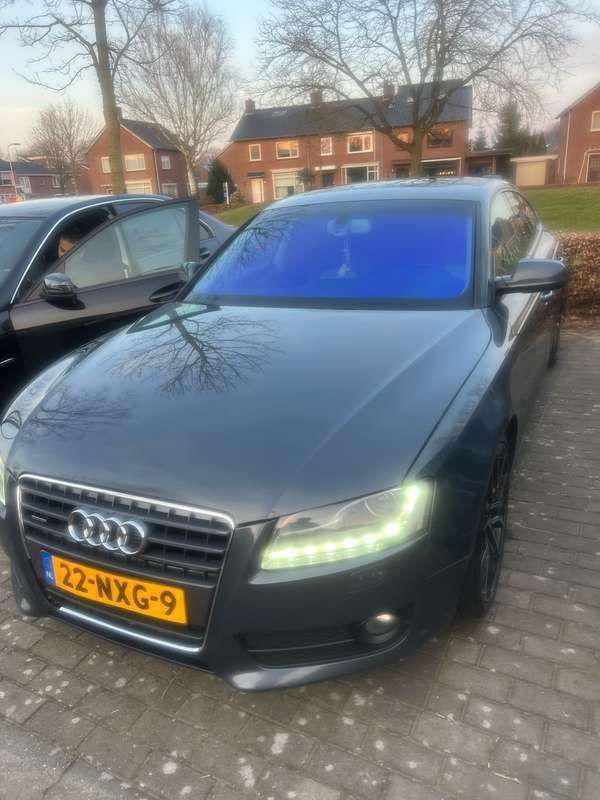 Grijs Gebruikt 2010 Audi A5 Coupé | € 12.000 - Afbeelding 1/4