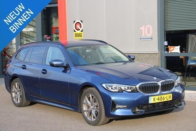 Blauw Gebruikt 2021 BMW 320 Executive Stationwagen | € 25.940 (Super prijs) - Afbeelding 1/4