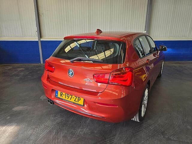 Occasion BMW 120 Executive 184 PK (135 kW) 2019 Oranje Hatchback