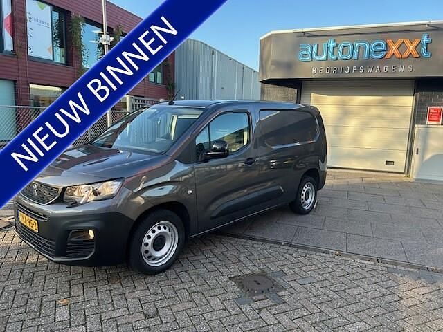 Grijs (metallic) Gebruikt 2022 Peugeot Partner MPV | € 9.995 (Eerlijke prijs) - Afbeelding 1/4