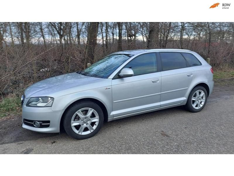 Grijs Occasion 2010 Audi A3 Sportback Ambition Hatchback | € 5.950 - Afbeelding 1/4