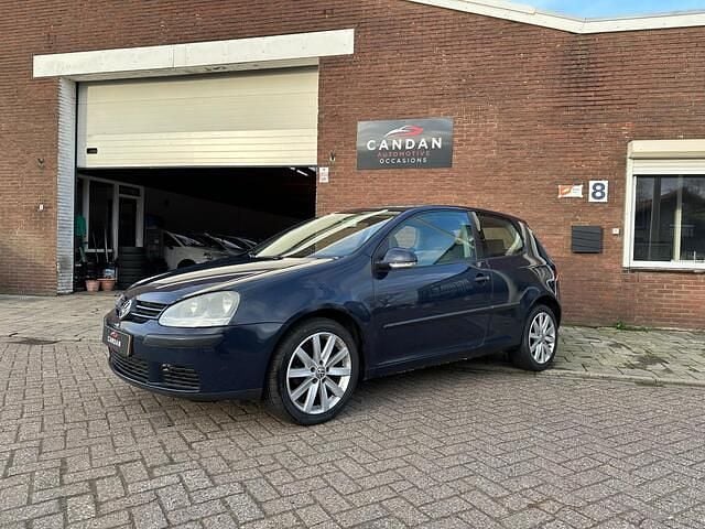 Blauw Gebruikt 2004 VW Golf IV Trendline Hatchback | € 1.899 (Eerlijke prijs) - Afbeelding 1/4