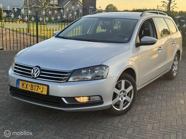 Grijs Gebruikt 2011 VW Passat Highline Stationwagen | € 2.950 (Super prijs) - Afbeelding 1/4