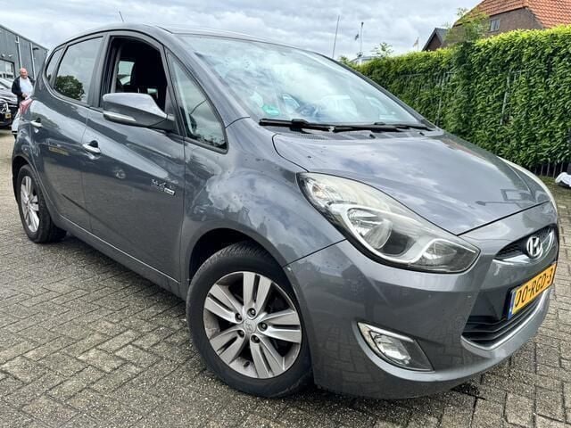 Grijs Gebruikt 2011 Hyundai ix20 MPV | € 3.999 - Afbeelding 1/4