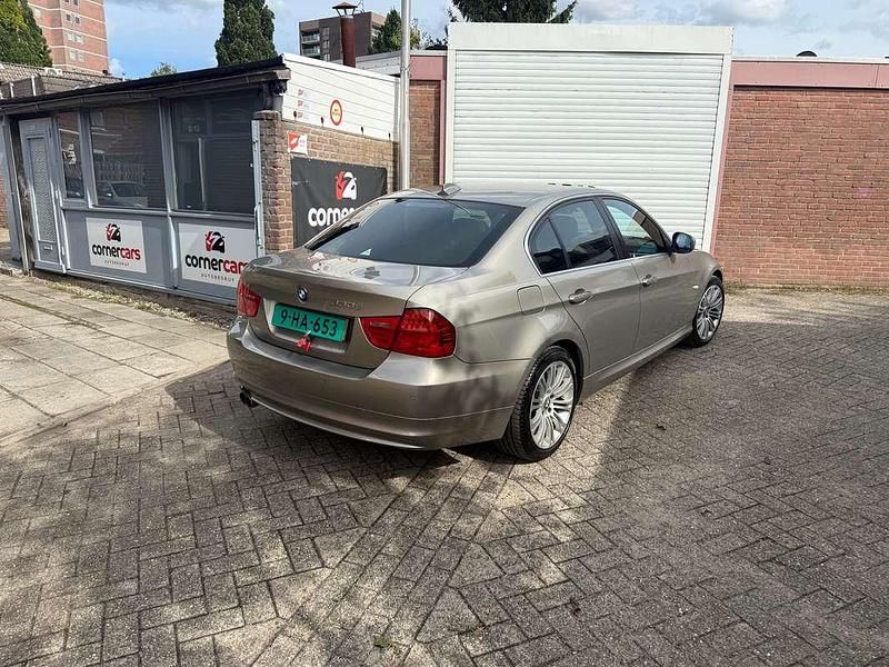 Beige Gebruikt 2008 BMW 330 Executive Sedan | € 9.250 - Afbeelding 1/4