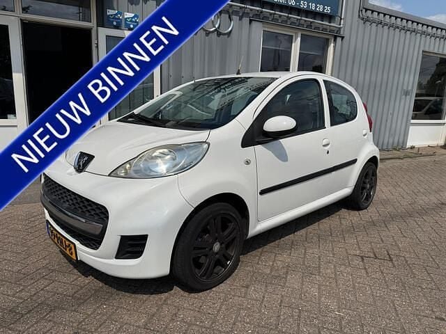 Wit Gebruikt 2011 Peugeot 107 Hatchback | € 2.950 (Eerlijke prijs) - Afbeelding 1/4