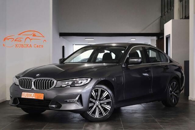 Grijs Gebruikt 2020 BMW 330 Sedan | € 26.699 (Goede deal) - Afbeelding 1/4