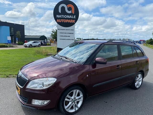 Rood Gebruikt 2010 Skoda Fabia GreenLine Stationwagen | € 1.999 (Eerlijke prijs) - Afbeelding 1/4