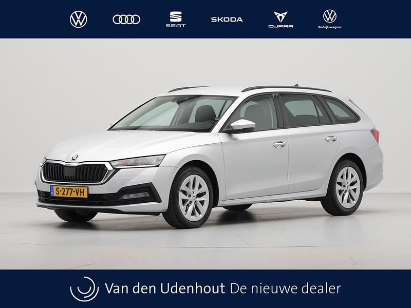 Grijs, metallic lak Gebruikt 2023 Skoda Octavia Business Line Stationwagen | € 25.190 (Eerlijke prijs) - Afbeelding 1/4