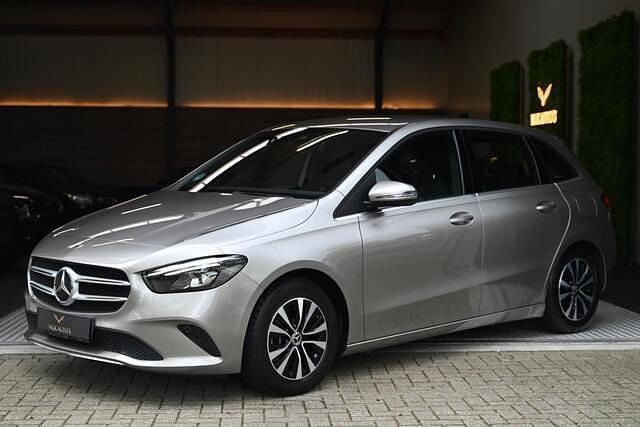 Grijs Gebruikt 2019 Mercedes B180 Business MPV | € 22.950 (Goede deal) - Afbeelding 1/4