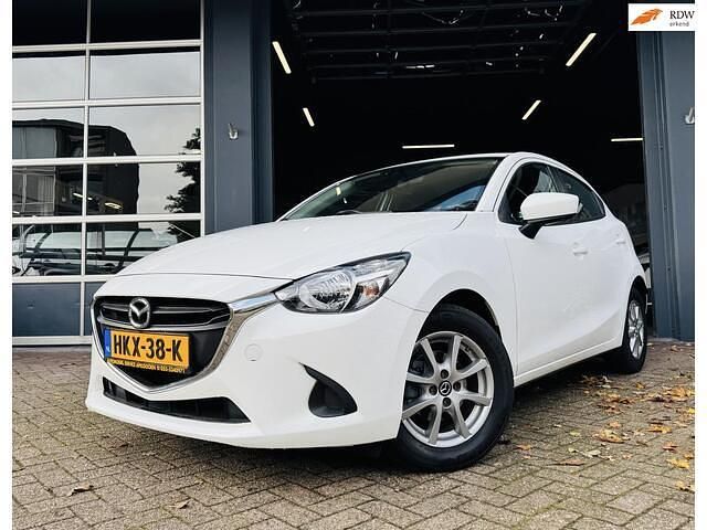 Wit Gebruikt 2016 Mazda 2 Hatchback | € 9.950 (Eerlijke prijs) - Afbeelding 1/4