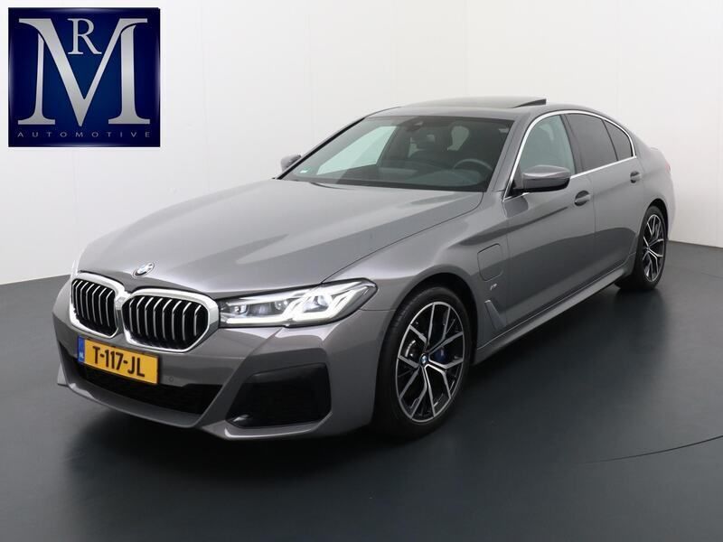 Grijs Gebruikt 2021 BMW 530 Executive Sedan | € 42.899 (Duur) - Afbeelding 1/4