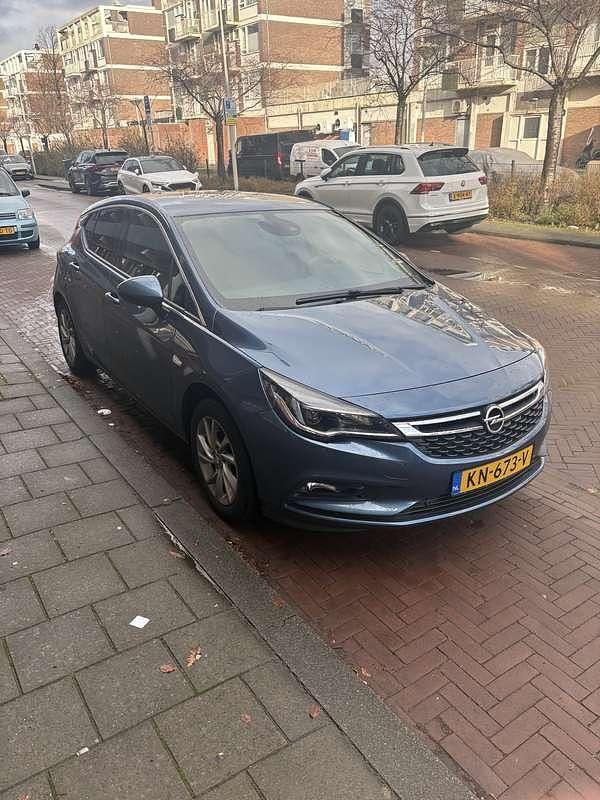 Gebruikt 2016 Opel Astra Innovation Sedan | € 12.999 (Eerlijke prijs) - Afbeelding 1/4