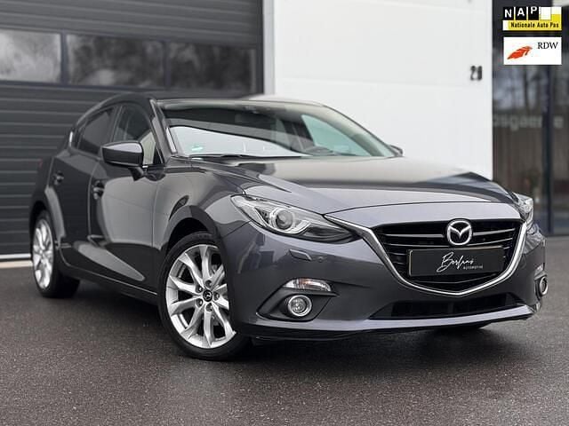 Grijs (metallic) Occasion 2016 Mazda 3 Hatchback | € 13.450 (Eerlijke prijs) - Afbeelding 1/4
