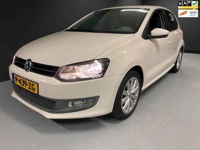 Wit Occasion 2010 VW Polo Highline Hatchback | € 6.999 (Iets duurder) - Afbeelding 1/4