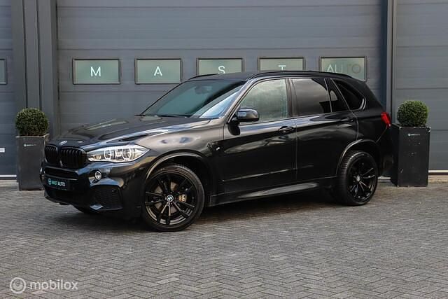 Zwart Gebruikt 2014 BMW X5 Executive SUV | € 23.740 (Eerlijke prijs) - Afbeelding 1/4
