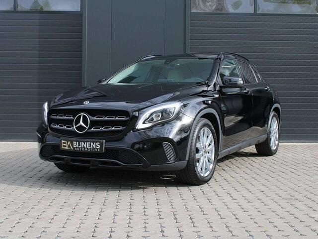 Zwart Gebruikt 2018 Mercedes GLA180 SUV | € 17.900 (Goede deal) - Afbeelding 1/4