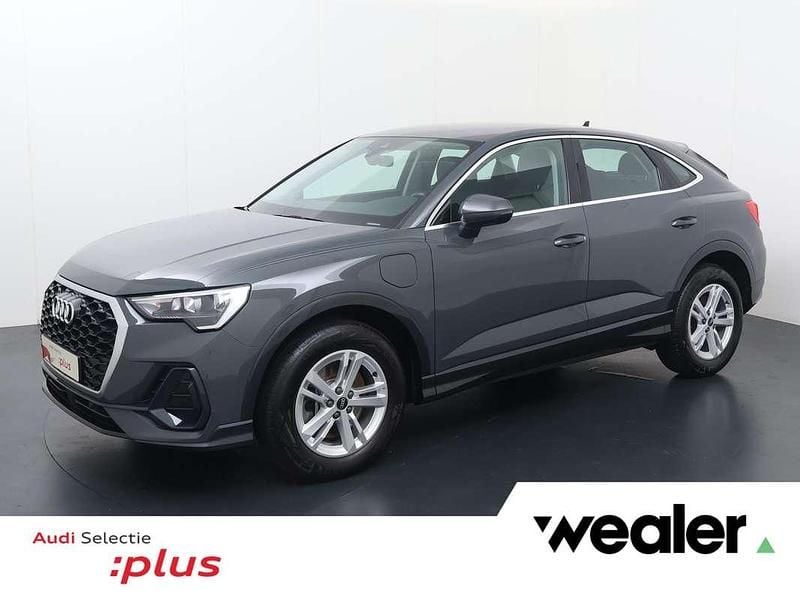 Grijs, metallic lak Gebruikt 2022 Audi Q3 Sportback Ambiente SUV | € 39.840 (Super prijs) - Afbeelding 1/4