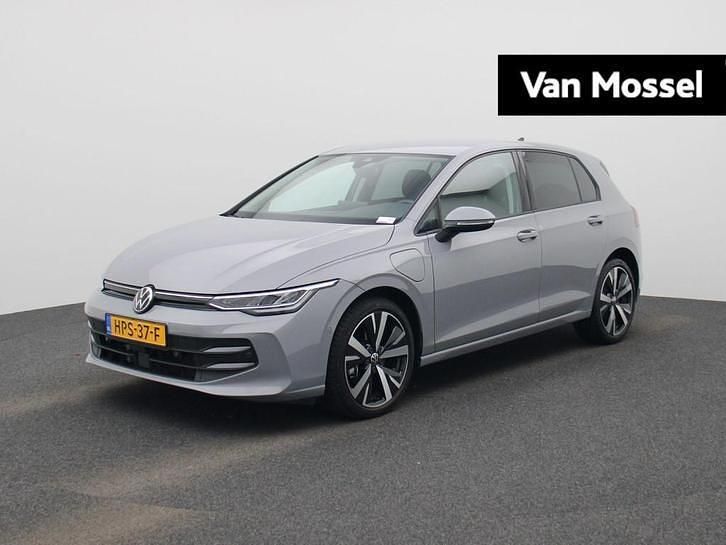Occasion 2025 VW e-Golf Edition Hatchback | € 33.900 (Eerlijke prijs) - Afbeelding 1/4