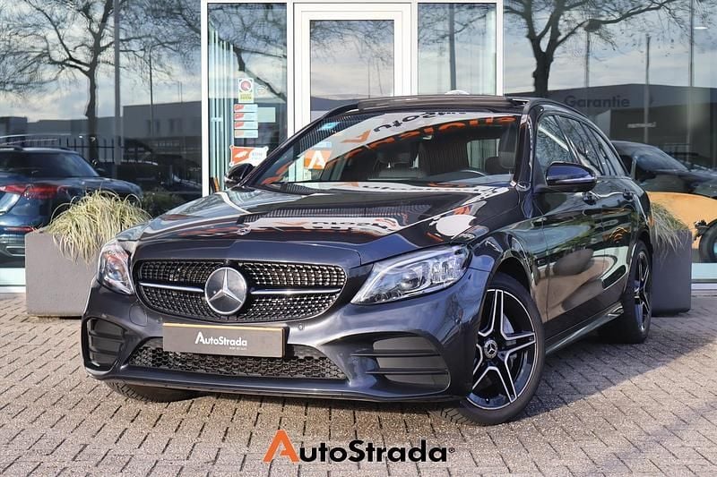 Grijs Occasion 2021 Mercedes C300e AMG line Stationwagen | € 27.900 (Goede deal) - Afbeelding 1/4