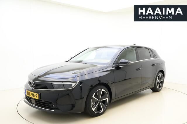 Zwart Gebruikt 2022 Opel Astra Elegance Hatchback | € 26.950 (Eerlijke prijs) - Afbeelding 1/4