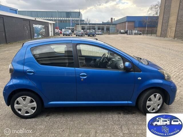 Occasion Toyota Aygo Comfort 68 PK (50 kW) 2011 Blauw Hatchback