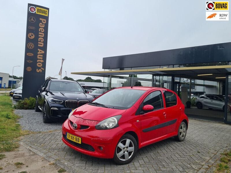 Rood Gebruikt 2007 Toyota Aygo Sport Hatchback | € 3.250 (Eerlijke prijs) - Afbeelding 1/4