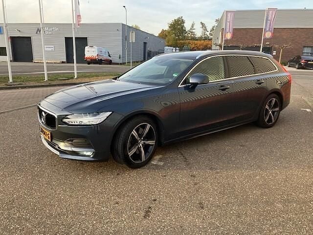 Blauw Gebruikt 2019 Volvo V90 Momentum Stationwagen | € 25.950 (Super prijs) - Afbeelding 1/4
