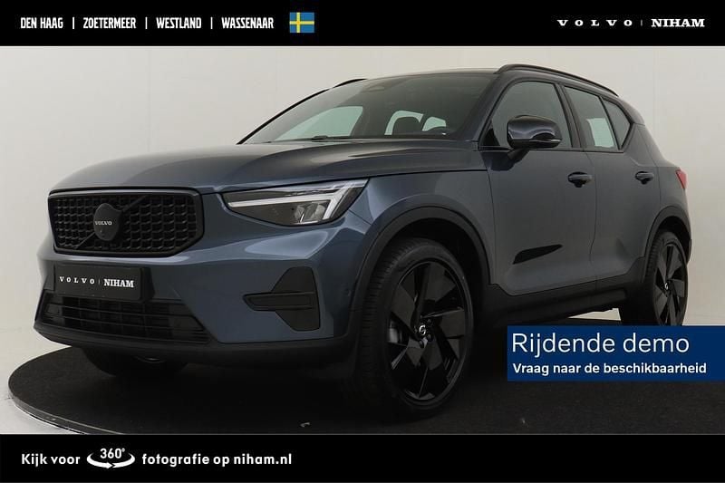 Blauw Gebruikt 2025 Volvo XC40 Plus SUV | € 58.995 - Afbeelding 1/4