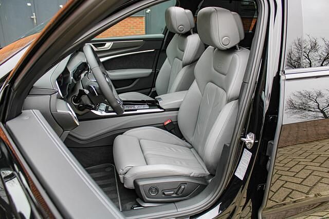 Occasion Audi A6 Competition 367 PK (269 kW) 2023 Zwart (metallic) Stationwagen