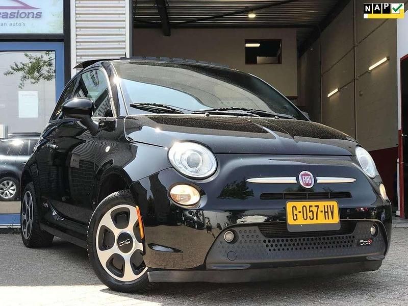 Zwart Gebruikt 2016 Fiat 500e Hatchback | € 8.450 (Eerlijke prijs) - Afbeelding 1/4