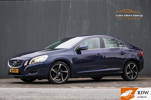 Blauw Gebruikt 2011 Volvo S60 Momentum Sedan | € 6.950 (Eerlijke prijs) - Afbeelding 1/4