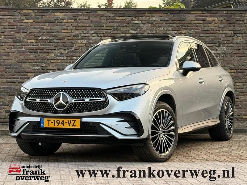 Grijs Occasion 2023 Mercedes GLC300 AMG line SUV | € 57.950 (Eerlijke prijs) - Afbeelding 1/4