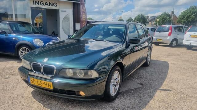 Groen Gebruikt 2001 BMW 525 Stationwagen | € 1.899 (Eerlijke prijs) - Afbeelding 1/4