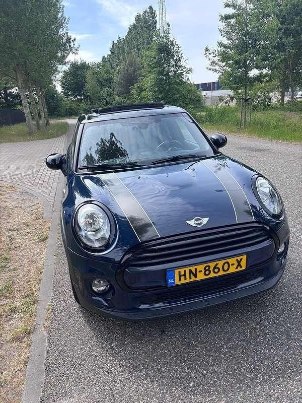 Blauw Gebruikt 2015 Mini John Cooper Works Business Hatchback | € 9.250 - Afbeelding 1/4
