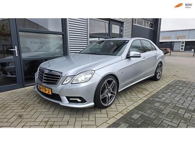 Grijs Gebruikt 2009 Mercedes E200 Avantgarde Sedan | € 7.950 (Super prijs) - Afbeelding 1/4
