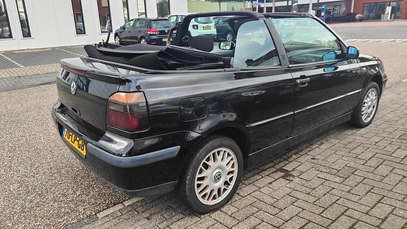 Occasion VW Golf Cabriolet Trendline 2000 Zwart Cabriolet